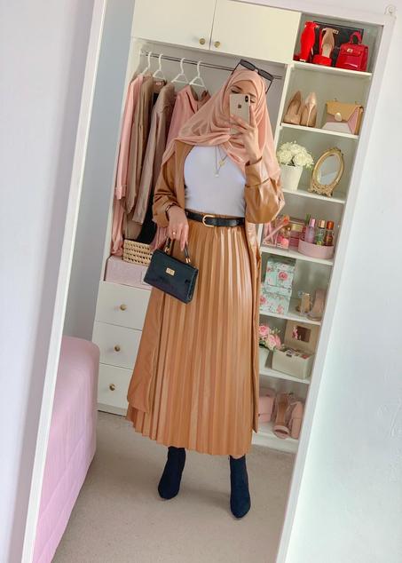 Ensemble 2 pièces cap et jupe