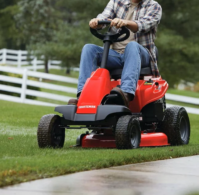 CRAFTSMAN R110 30-in 10.5 -HP Single cylinder Gas Riding lawn mower