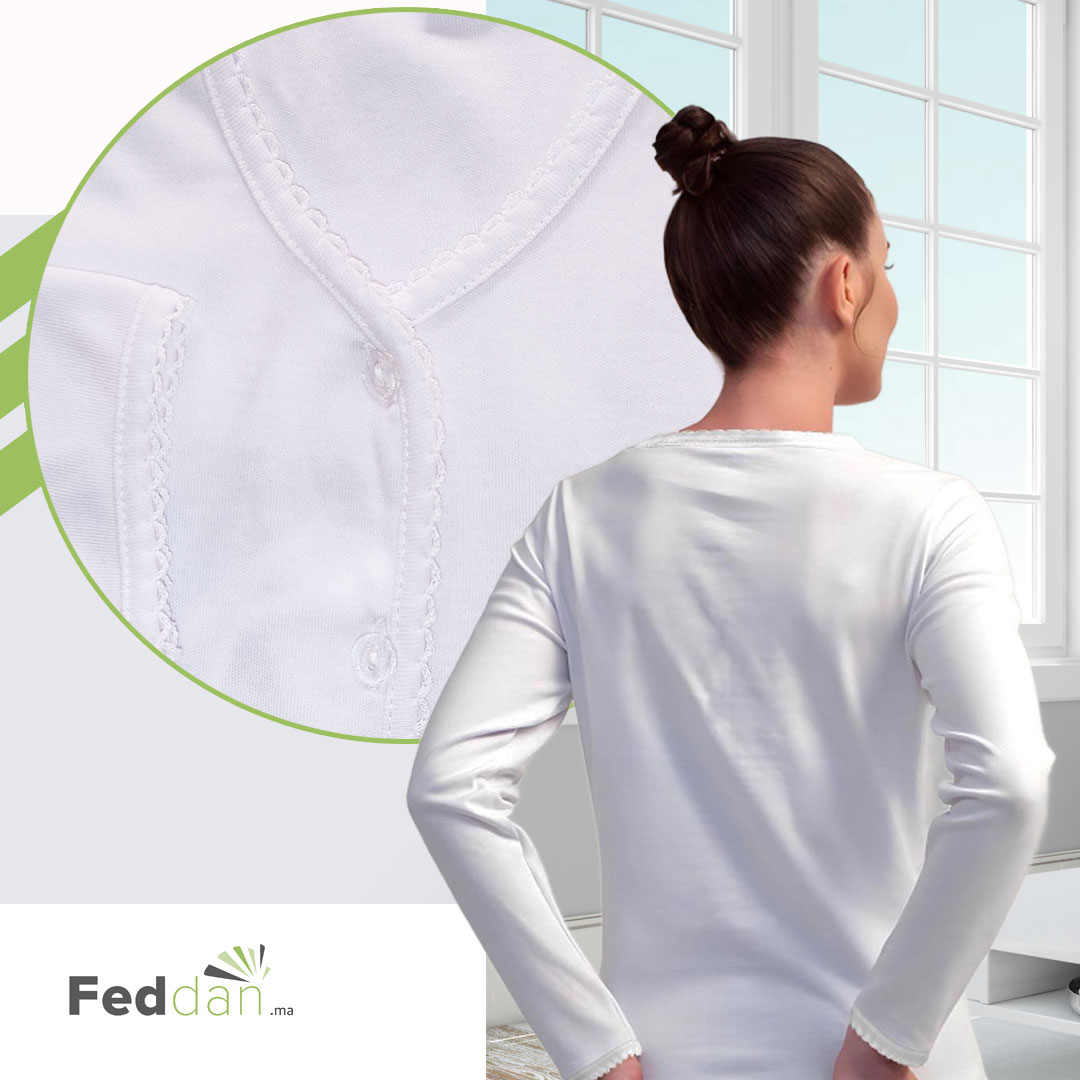 قميص داخلي طويل الأكمام مع فتحة الأزرار