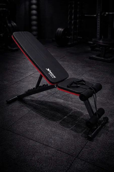 Entraînement complet : banc de musculation réglable noir avec élastiques