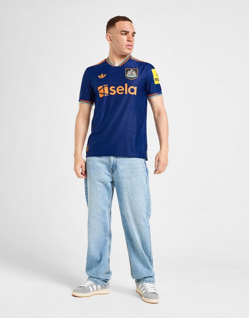 Newcastle 25-26 Third Kit