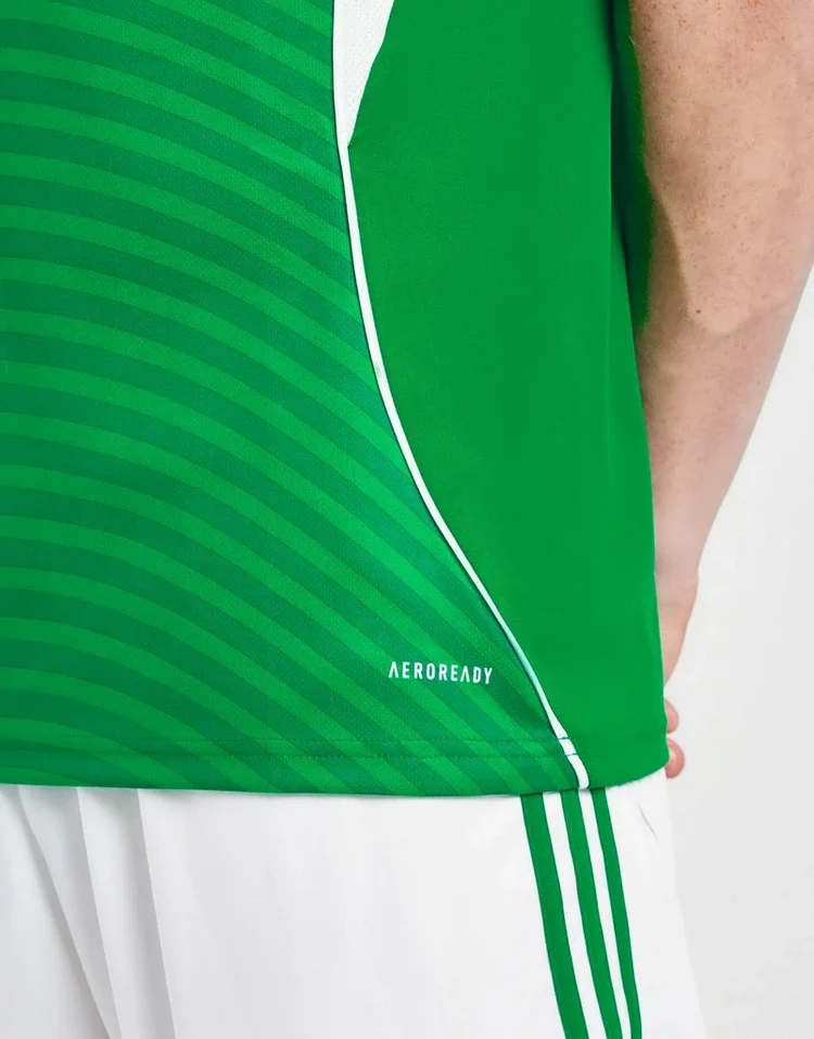 Newcastle 25-26 Away Kit