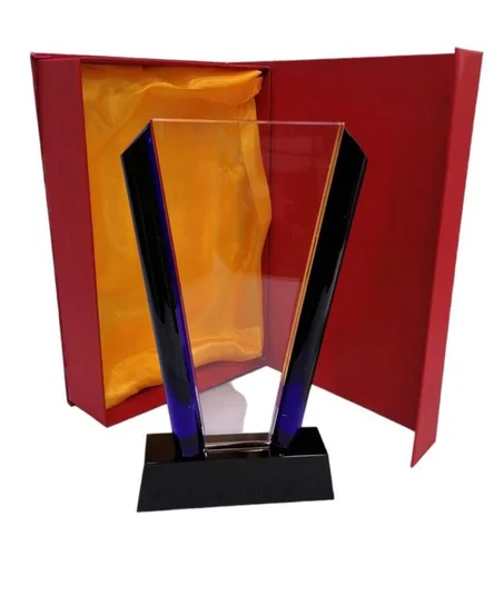 Trophée en verre et bois avec un texte de votre choix