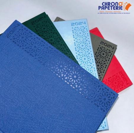 Agenda Journalier De Bureau Papier Blanc Couverture En Semilicuire 320 Pages Dos Carré 15 x 21