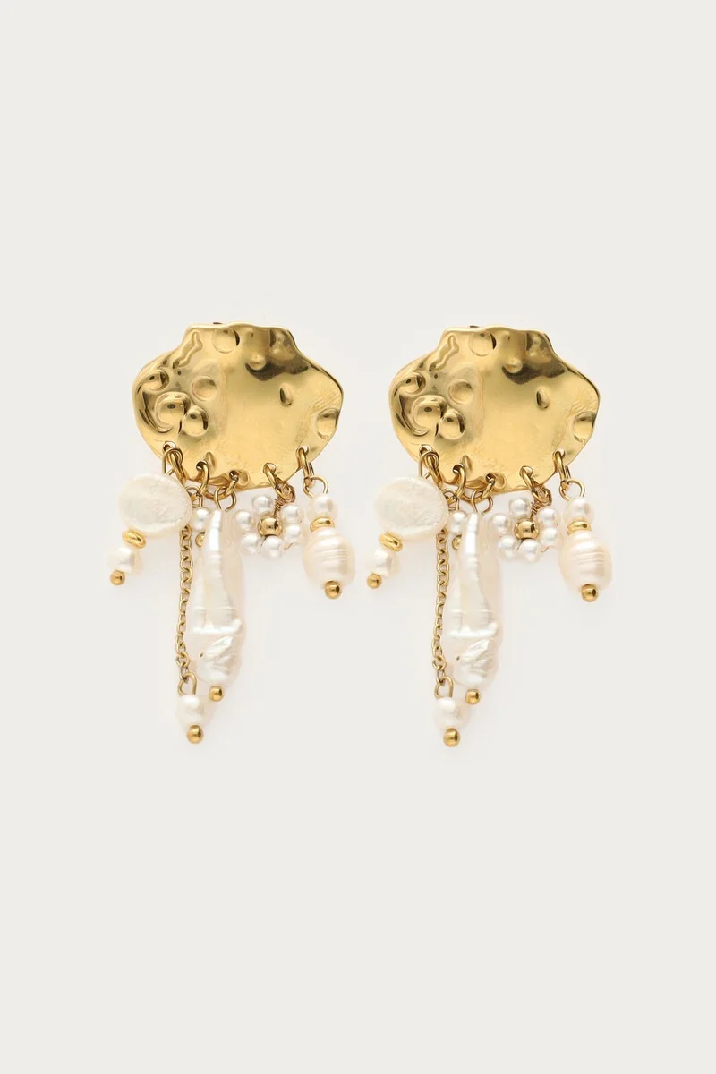 Drop earrings with natural pearls