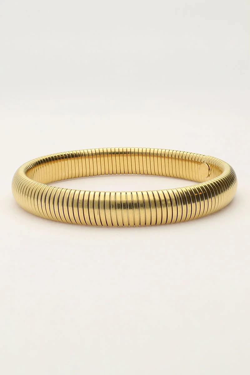 Bold bangle midi with stretch