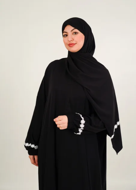 عباية صلاة نسائية فاخرة – راحة، ستر وأناقة في كل صلاة