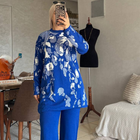 أنصومبل شتوي ناعم بنقشة فاخرة – للمحجبات وغير المحجبات