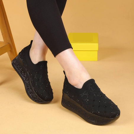 “حداء رياضي مرصع بالأحجار”REF20