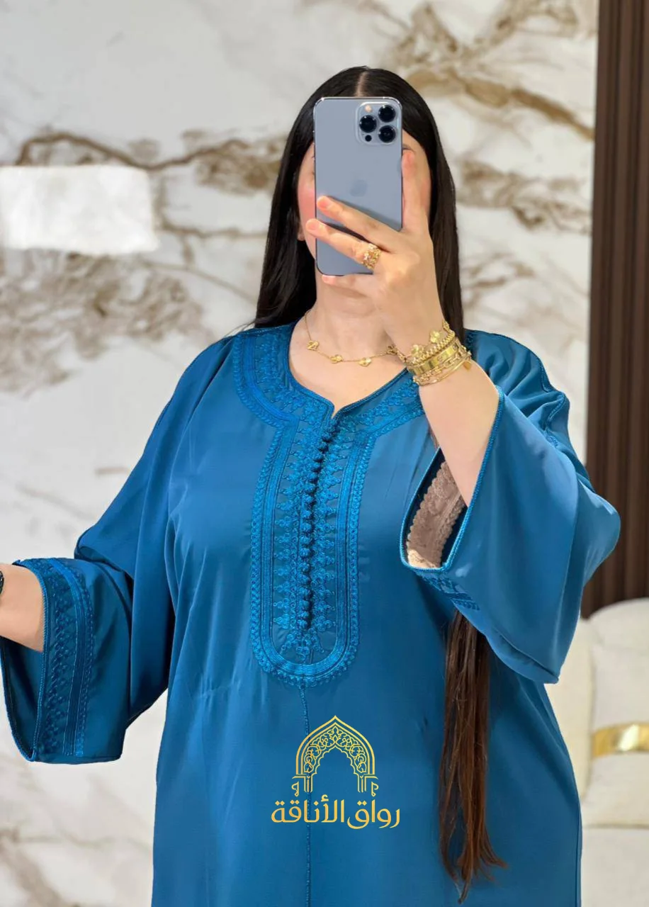 قندورة كريب أنيقة بتطريز المعلم المغربي الأصيل