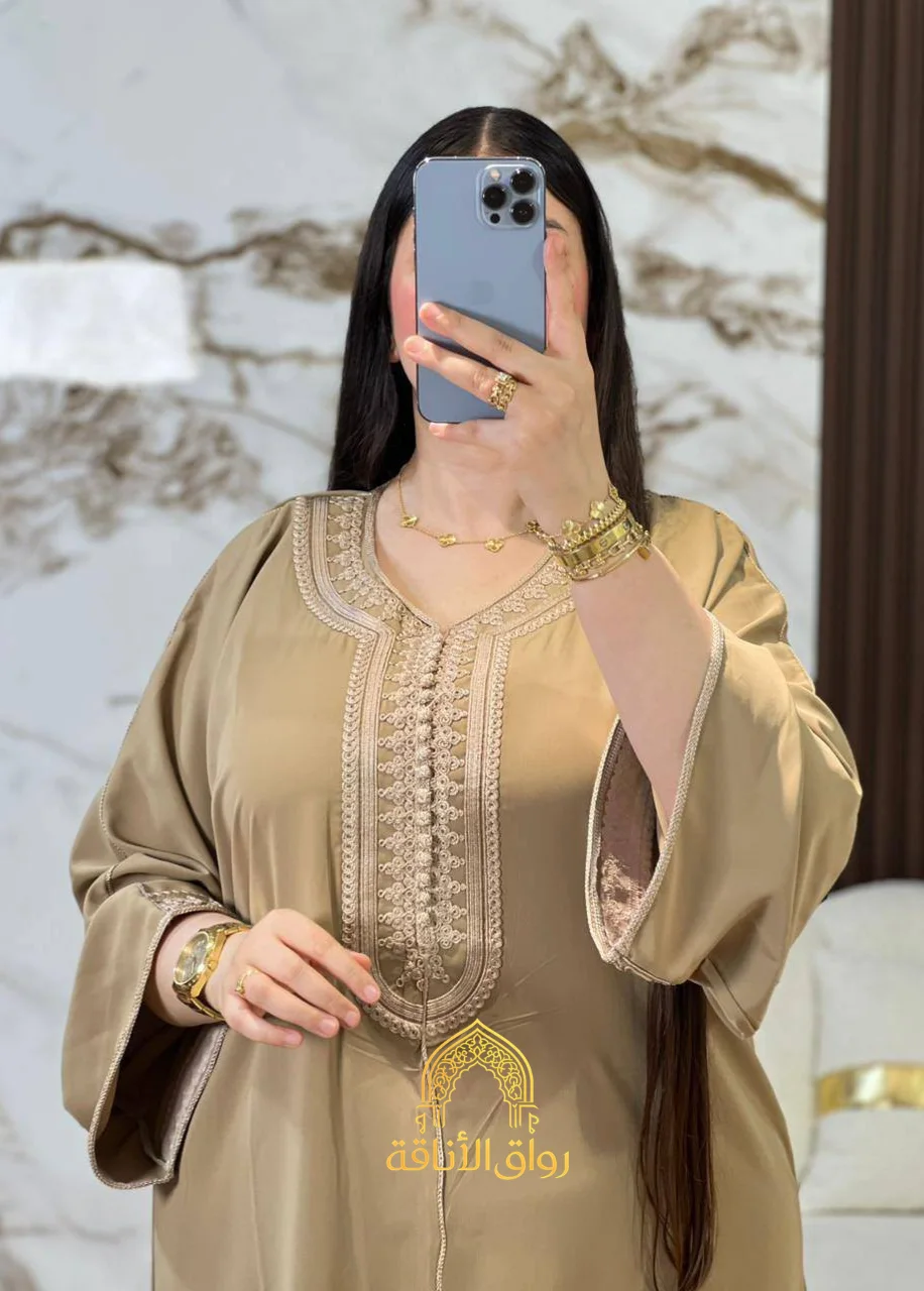 قندورة كريب أنيقة بتطريز المعلم المغربي الأصيل