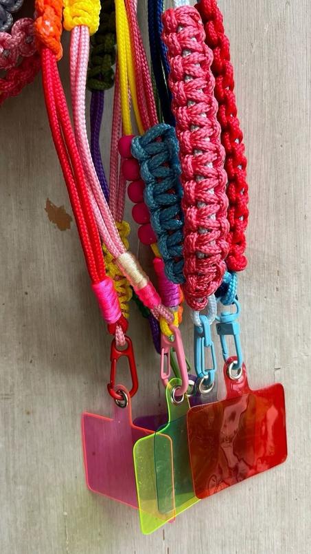 Laniéres et support portable