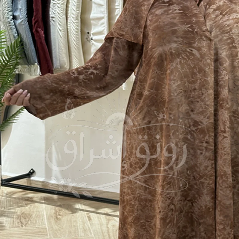 طقم "الرونق الرخامي".. عباية مشجرة مع طرحتها لإطلالة متناغمة وأنيقة ✨🤎
