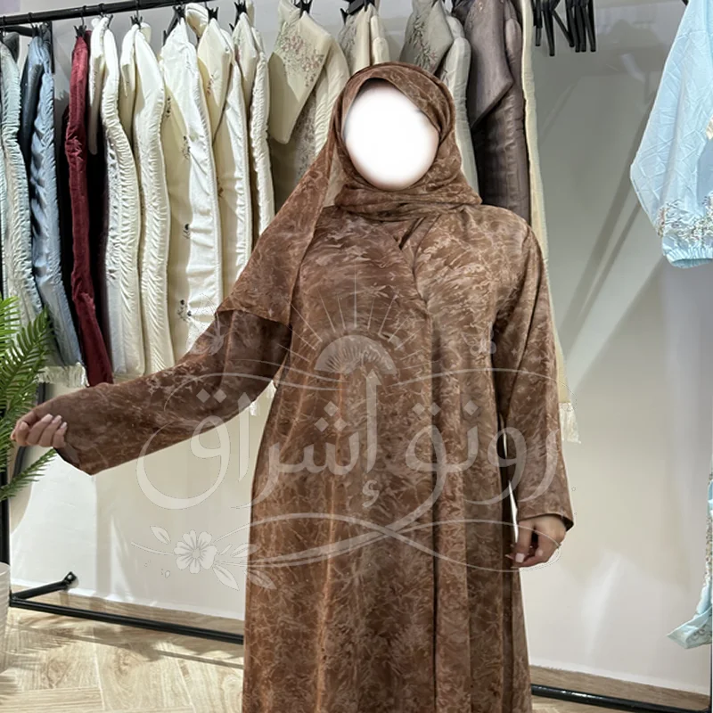 طقم "الرونق الرخامي".. عباية مشجرة مع طرحتها لإطلالة متناغمة وأنيقة ✨🤎