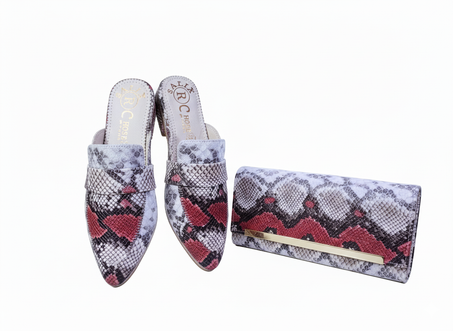 👜👠 : طقم حذاء وكلاچ بنقشة جلد الثعبان