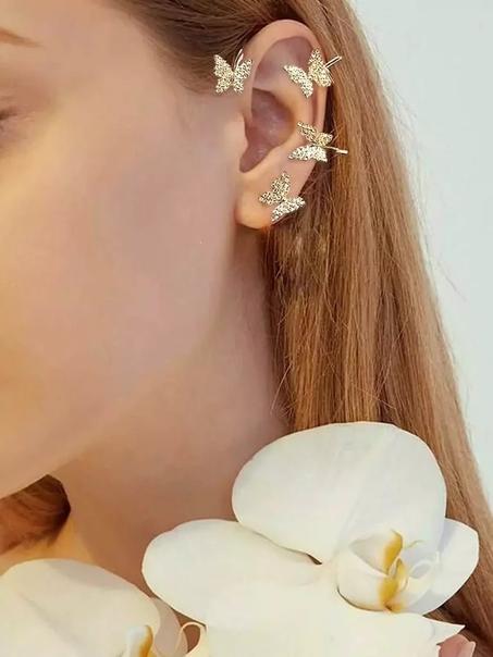 قلادة مع زوجين من الحلقات / طقم الفراشة