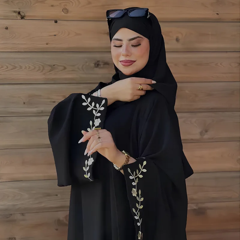 عباية تسنيم الفاخرة - تصميم عملي وأنيق
