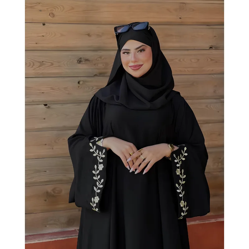 عباية تسنيم الفاخرة - تصميم عملي وأنيق