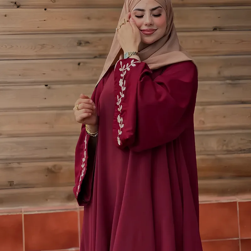 عباية تسنيم الفاخرة - تصميم عملي وأنيق