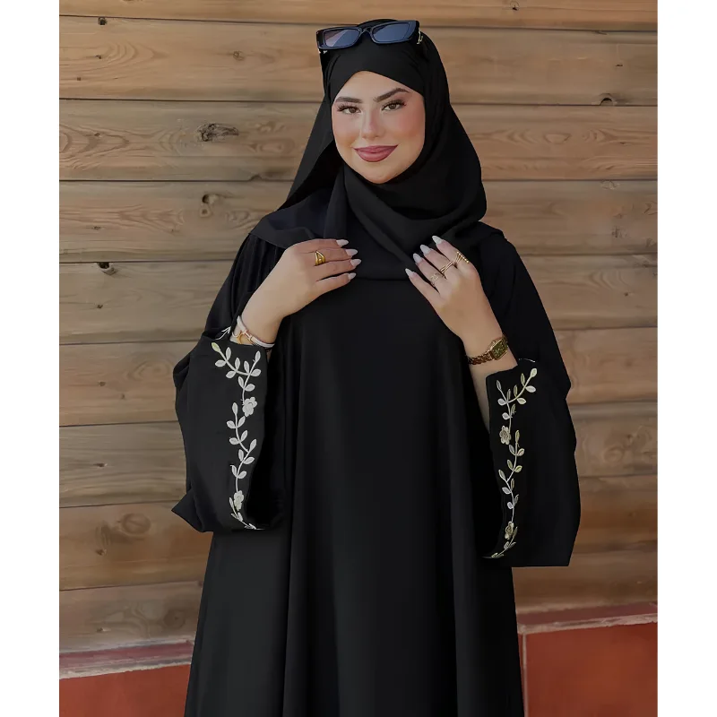 عباية تسنيم الفاخرة - تصميم عملي وأنيق