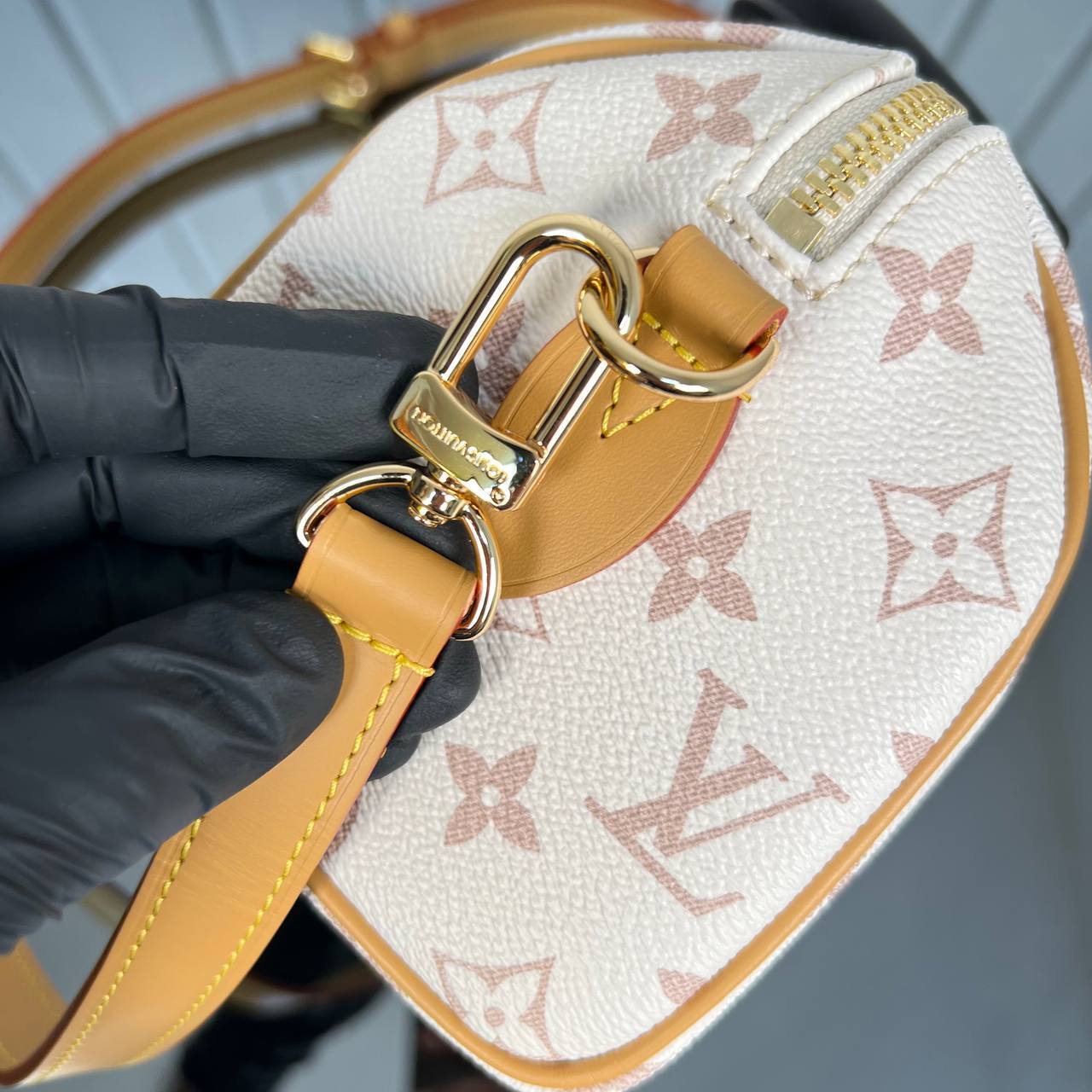 LV Speedy Bandoulière 20