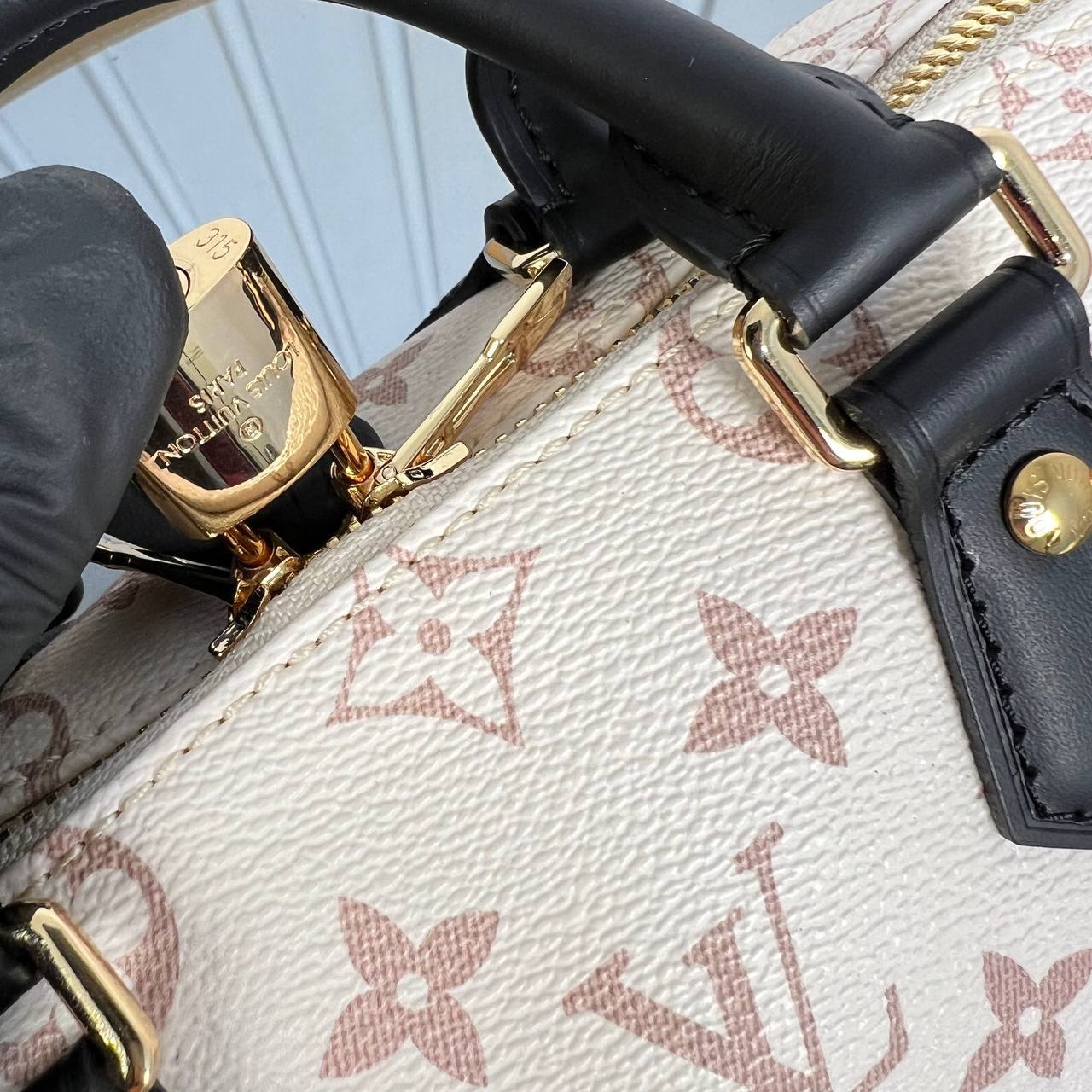 LV Speedy Bandoulière 20