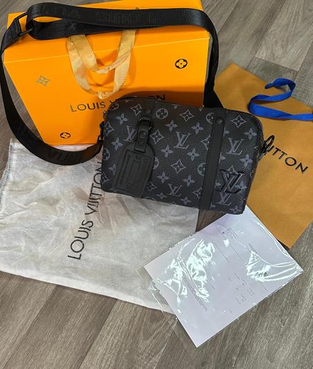 lv pochettes