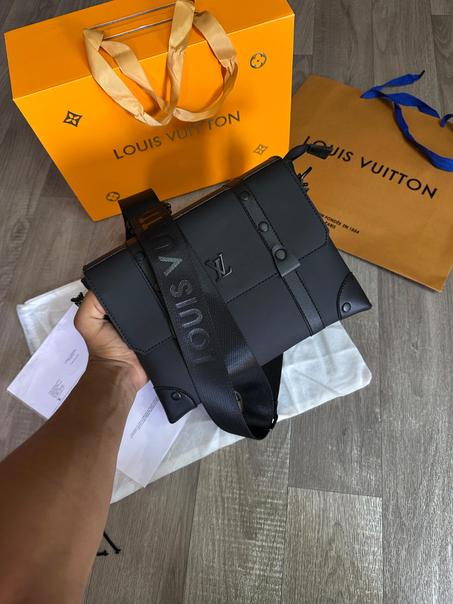 𝐥𝐨𝐮𝐢𝐬 𝐯𝐮𝐢𝐭𝐭𝐨𝐧