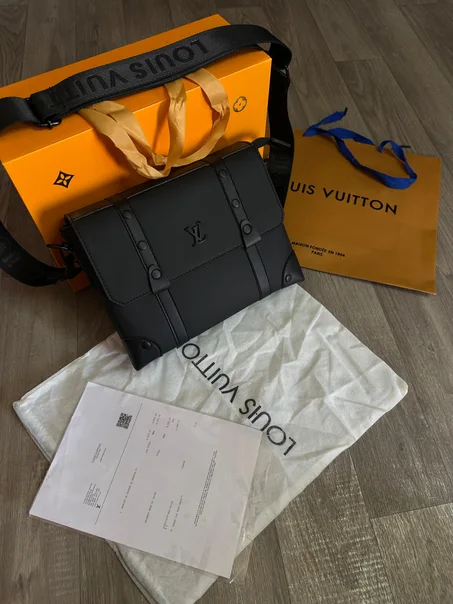 𝐥𝐨𝐮𝐢𝐬 𝐯𝐮𝐢𝐭𝐭𝐨𝐧