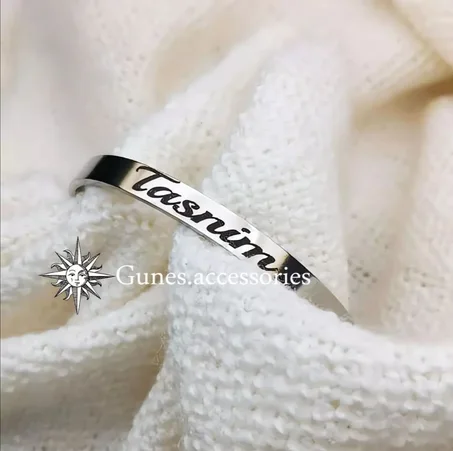 اساور بالكتابة