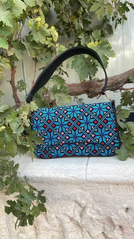 شنطة تطريز فلاحي زرقاء