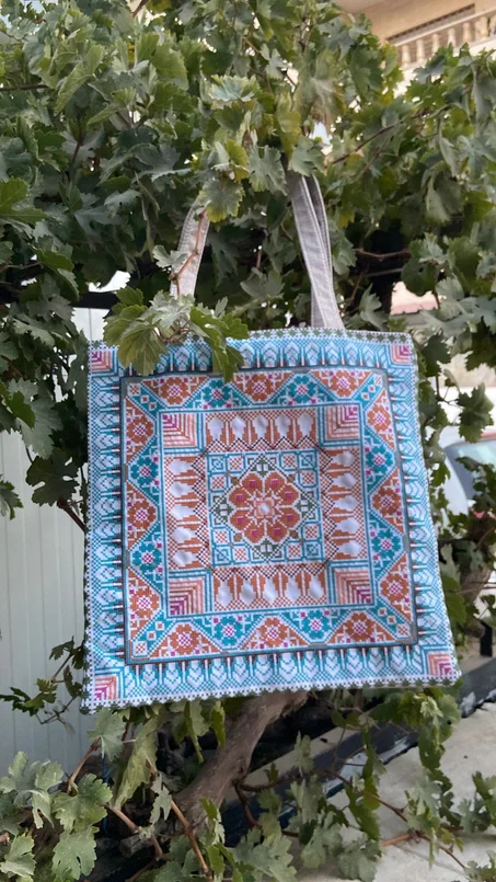 شنطة تطريز فلاحي توت باق