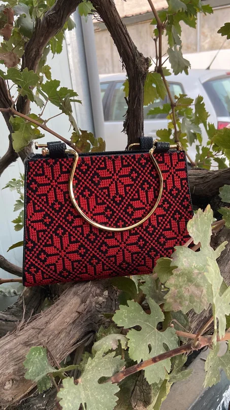 شنطة تطريز فلاحي حمراء