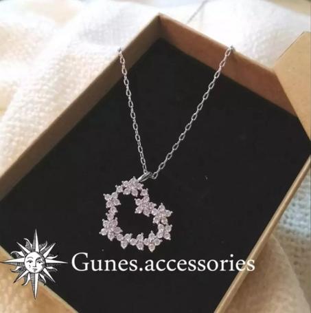 سلسال القلب الورود