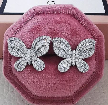 طقم الفراشة الزيركون