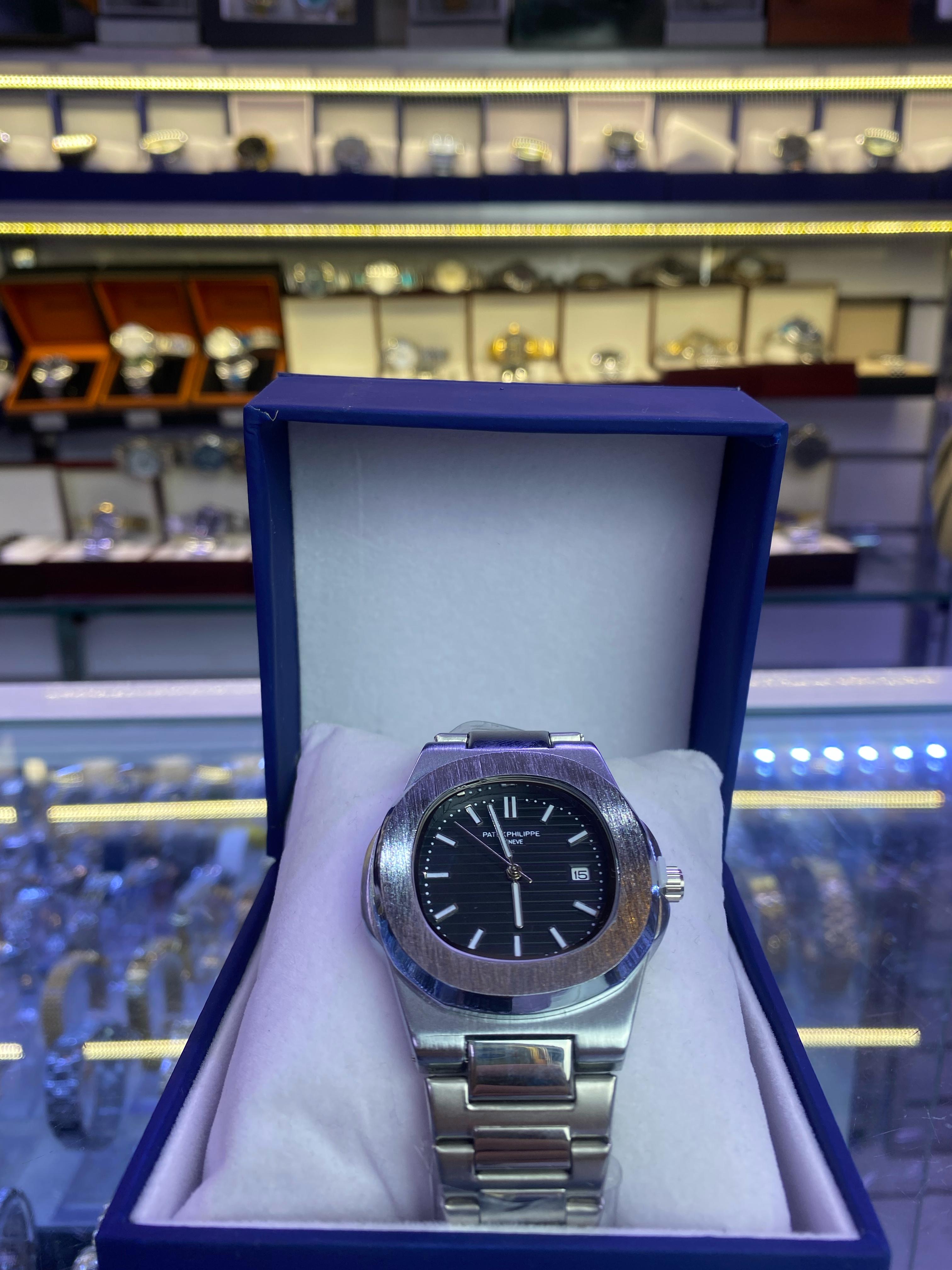 Patek Philippe ساعة عالمية فاخرة
