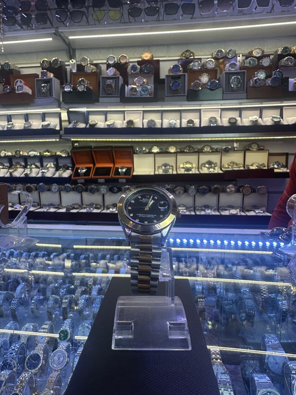 Rolex   ساعة عالمية فاخرة نسائية