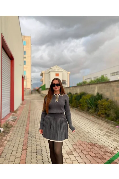 طقم "تريكو" كـاكي الأنيق – لإطلالة راقية وعصرية ✨