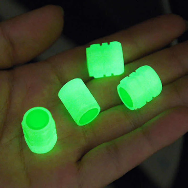 أغطية بلف مشعة لدواليب السيارات والدراجات Glowing Caps for Tires