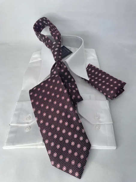 CRAVATE / ربطة عنق