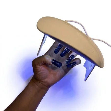 Luxury Nail Stickers kit with Smart UV devise selon beauty at home