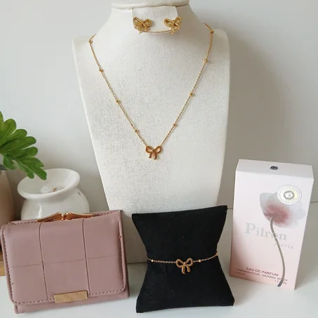 ⭐ أونصومبل كامل… أناقة + رائحة زوينة + محفظة عملية!