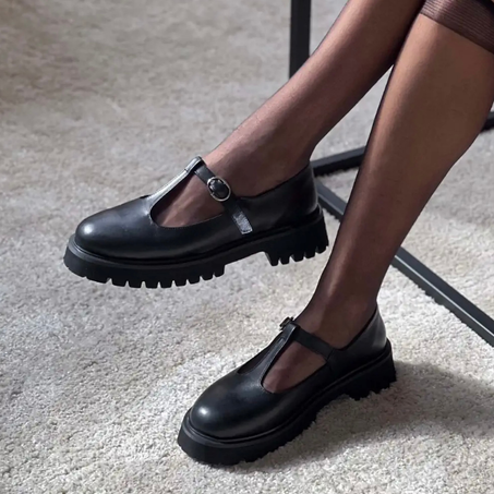 chaussures babies avec barrette en T