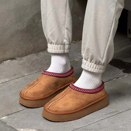 Chaussons à plateforme fourrés