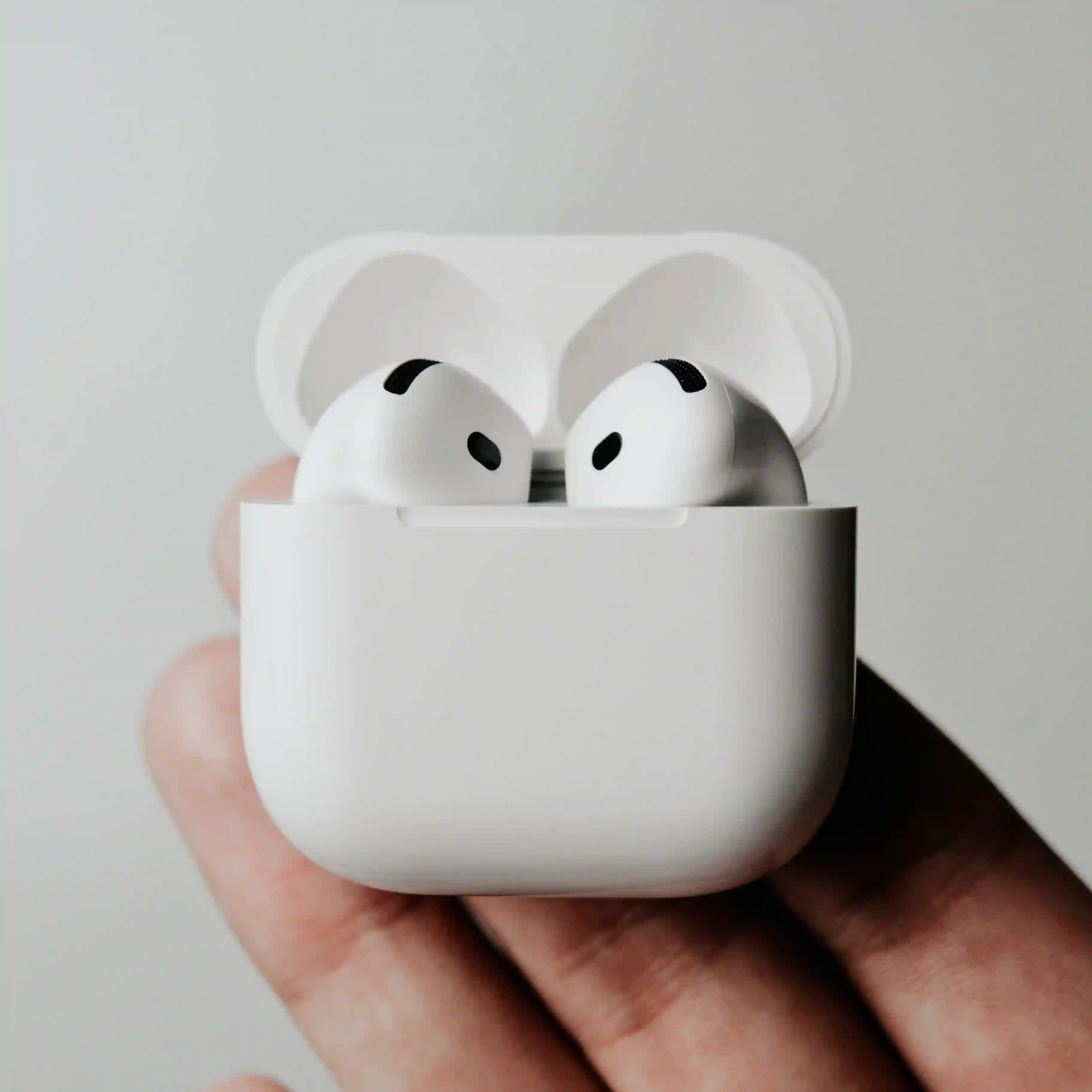 Airpods 4 + pochette gratuite