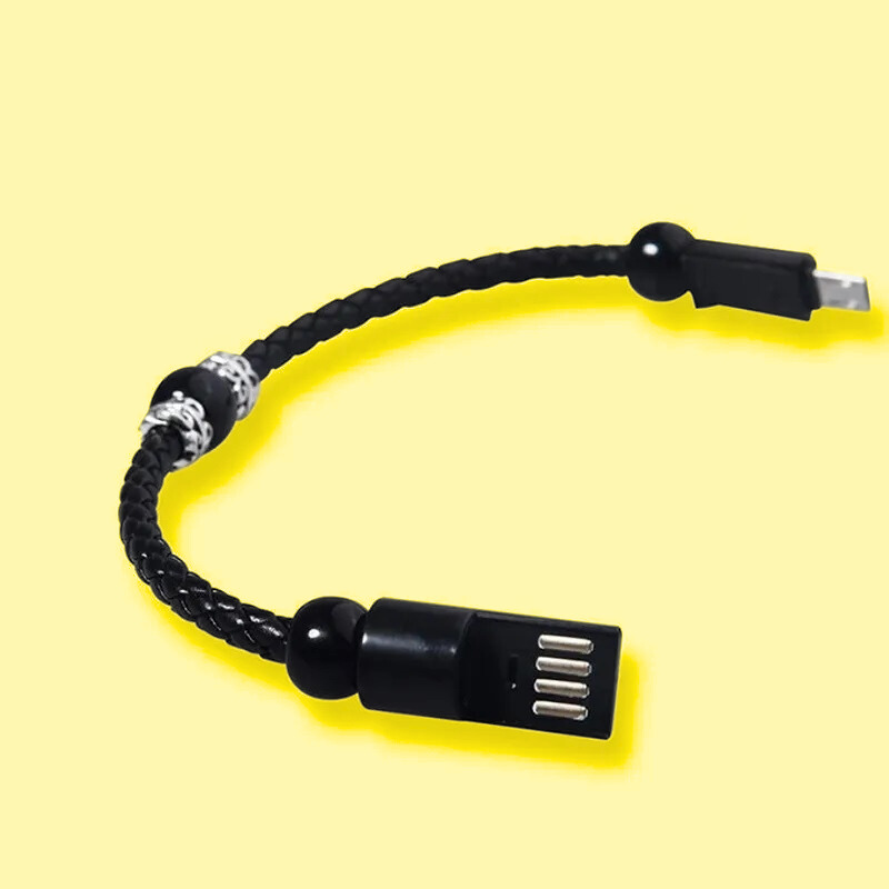 سوار مع كابل شحن