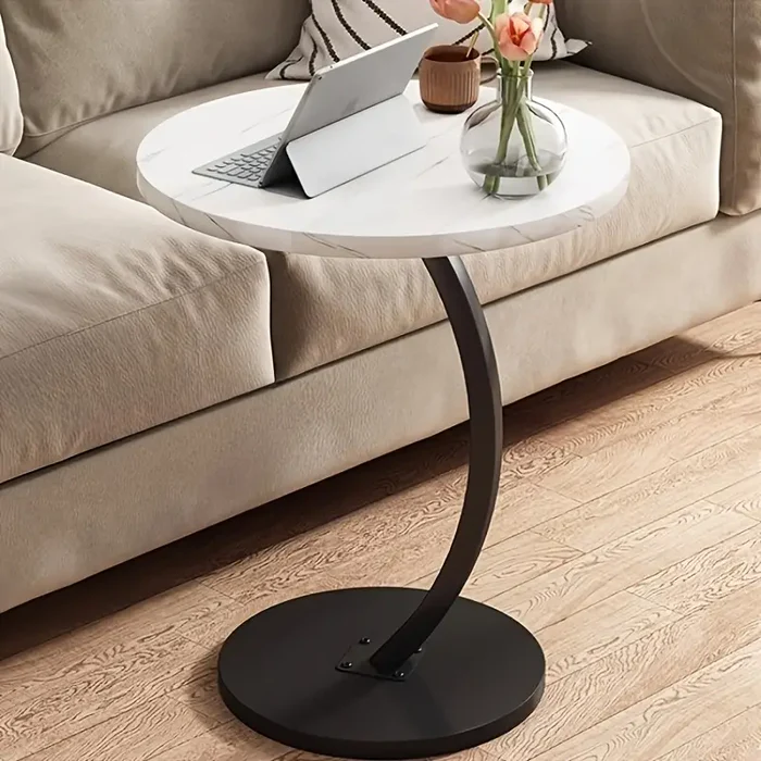 Round Side Table - طاولة جانبية مستديرة