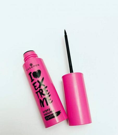 Essence I Love Extrême Eye Liner
