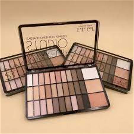 Make Up Pallete with Contour and Highlighter