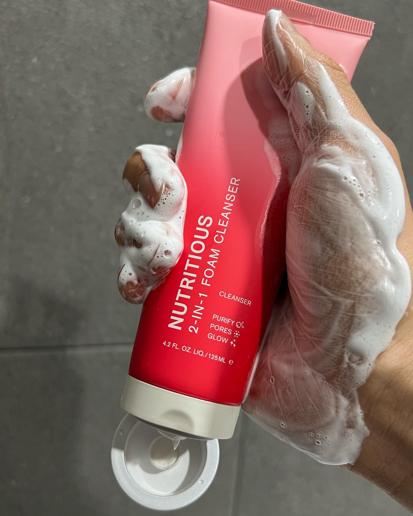 Estée Lauder - Nutritious 2-in-1 Foam Cleanser منظف وماسك طبيعي للبشرة – 125ml 🌿